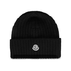 25FW Moncler Ribbed 니트 비니 모자  Moncler 로고 patch on the front  Snug 핏 design  3B00035M4281999 TP565390590