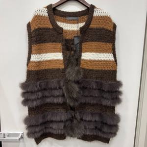 [르니앤맥코이]퍼 방울 장식 니트 베스트 MM12KV018_YS