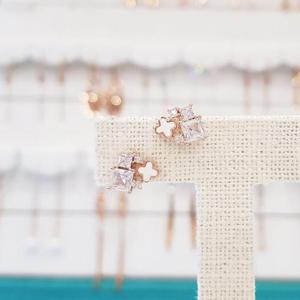 볼라레 세이브존01 이어링 미니 화이트 볼드귀걸이 SPE504