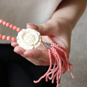 바이데이지 산호 태슬 플라워 롱 목걸이 Bn0561