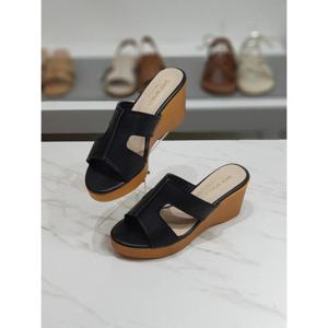 한슈 세이브존03 델리나 웨지 통굽 샌들힐 7.5cm AGHS445353vkA