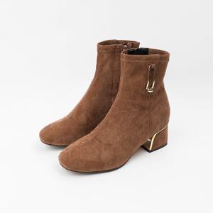 [신난다슈] 여성 앵클부츠 5cm 스판 숏 앵글 부츠 기모 스웨이드 통굽 MRO255125 브라운