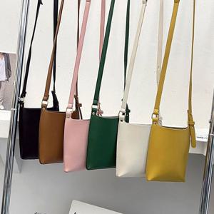 레더 미니 크로스백 세로 가방 핸드폰백 무지 데일리 크로스가방 스트랩크로스백 30대크로스백 여성크로스백 핸드폰백 휴대폰백 휴대폰크로스백