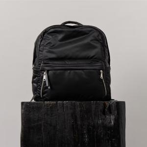 [헤지스] [25FW][HIS] 블랙 단색 나일론 백팩/HJBA5F902BK