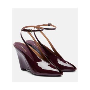 페라가모 Arcadia 95 페이턴트 레더 샌들 P01094080