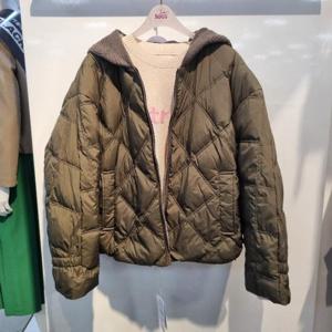 수스 HC36 니트후드경량오리점퍼 Y256NJDA05