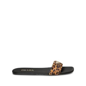 24FW 프라다 Slide 샌들 with 레오파드 프린트  Features 소프트 padding 앤 embossed 프라다 로고  1XX355XRYF0151 TP565429512