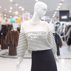 abfz sh06 라운드 레터링 도톰 니트 SLBHA1W37A