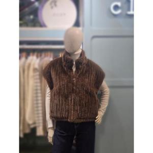 클리지 세이브존03 클리지 하이넥 양면 털 조끼 AGCP8WLT04A