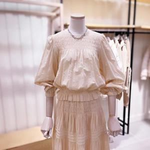 [시에로]SH2SHF053_볼륨 스모킹 블라우스