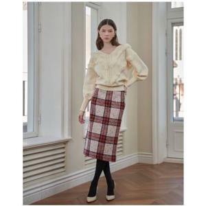 [르니앤맥코이(여성)]V넥 앙고라퍼장식 니트 (ML01KN304FJY)