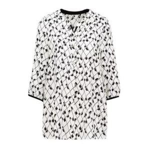 벨리시앙 세이브존04 브이홀 루즈핏 블라우스 BL3315