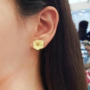 볼라레 세이브존01 무광골드 꽃귀걸이 SPE359