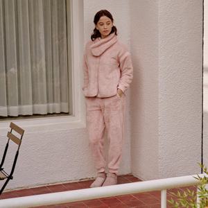 비너스 따뜻한 착용감 극세사 따수미 여성 실내복 목도리 파자마 세트 VEP388FS