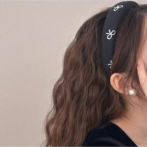 사랑스러운 자수 리본 포인트 편안한 볼륨 머리띠