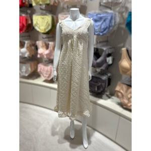 [바바라] 베이지 플로킹 시어서커 브라캡 여성 홈웨어 원피스잠옷(AGW4600L)(BG)