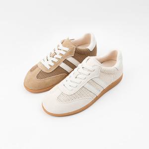 [신난다슈] 여성 스니커즈 운동화 3cm 슬립온 플랫 단화 발편한 쿠션 매쉬 밴딩 MRO257173