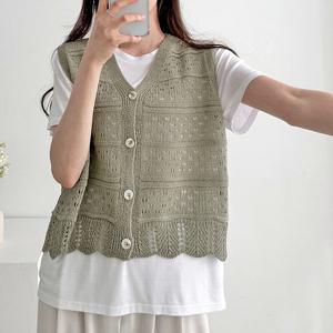 [한정수량] [올리비에스클로젯] 줄무늬 스카시 버튼 니트 베스트_O2505KV012B