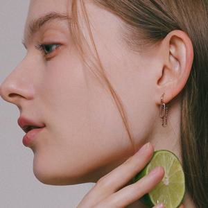 제이로렌 꼬냑큐빅 원터치 클립 모빌 귀걸이 M04017