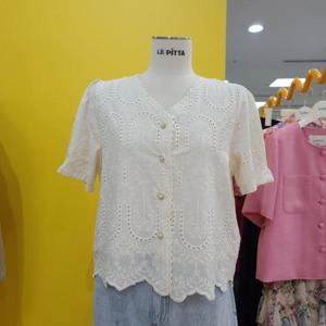 르피타 DP01 레이스 펀칭블라우스 L252UBL852