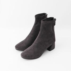 [신난다슈] 여성 앵클 부츠 힐 5cm 스판 숏 앵글 부츠 스웨이드 발편한 통굽 MRO253032 그레이