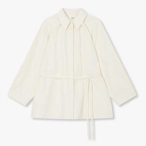 [톰보이]볼륨 벨티드 롱셔츠 9105321120