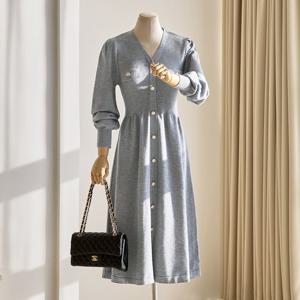 [한정수량] [커스텀에이블] 포켓 골드버튼 니트 플레어 원피스_T2510OP081C