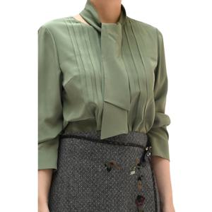 [비꼴리끄(여성)]실크 노카라 핀턱 블라우스 B234WB1030