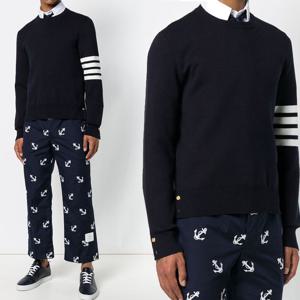 톰브라운 밀라노 스티치 사선 완장 니트 네이비 MKA202A