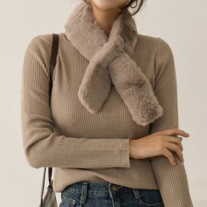 [한정수량] [모리스커밍홈] 크로스 페이크퍼 머플러_M2512AC037D