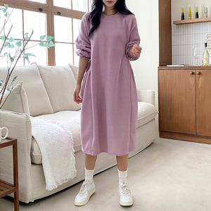 [한정수량] [올리비에스클로젯] 오버핏 포켓 셔링 니트 롱원피스_O2512OP073D