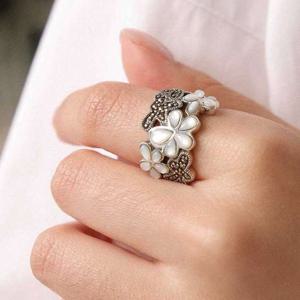 바이데이지 화이트 자개 플라워 실버 반지 Br0367