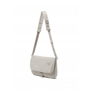 다이나핏 사일런스 플립 크로스백_Light Brown YUF23B14E6 276626