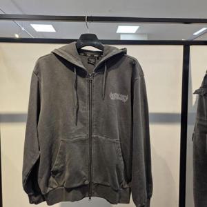 엠할리데이 HC21 피그먼트 인물 후드 집업 MQ1TU056