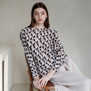 [요이츠](택가 170000원)[요이츠] 풍차프린트 블라우스_YJ03WNPBL10