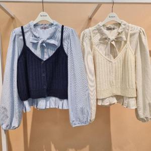 라티움 HC34 봄간절기세로줄셔츠니트조끼숏짧은 세트 T2613SE01