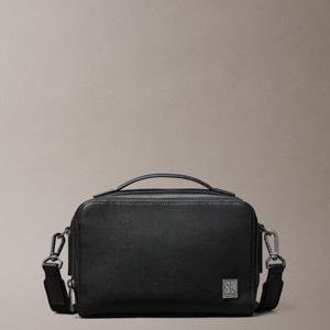 [캘빈클라인 진]남성 하드웨어 엠블럼 카메라 백 4D3291G-UB1