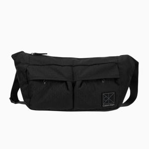 [캘빈클라인 진]남성 유틸리티 엠블럼 슬링백 4D3341G-UB1