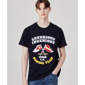 게스 GUESS 로잉클럽 부클 아플리케 반팔티 MN2K1316 395572