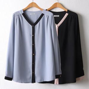 [강물처럼]위쉬몰 BG 브이배색버튼블라우스(I360H402) 빅사이즈