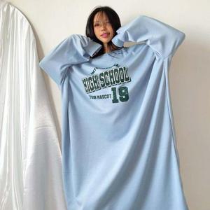 [강물처럼]아이우먼 인터로고오버핏원피스 NMQ559M402 빅사이즈