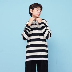 [에꼴리에] 남자 봄이월 스트라이프 레이어드 라운드티(25C0406)