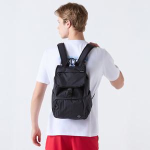 [데상트공식][30% OFF] 경량 후드 백팩 (15L) SQ123UBP19