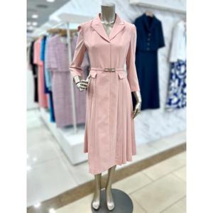 미니멈 세이브존01 사이드 플리츠 카라넥 원피스 MXBAWO4070