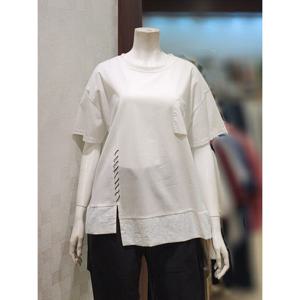 [벨라디터치][벨라디터치] V3F2TS46 언발란스 슬릿 티셔츠 (P003