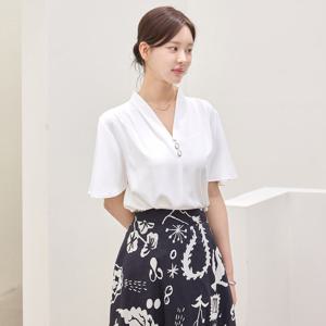 [한정수량] [모리스커밍홈] 진주 브이핀턱 블라우스_M2507BL068B