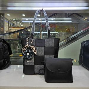 [몽크로스]페브릭&가죽격자무늬여숄드WT68730BK_JJ