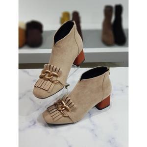 한슈 세이브존03 여성 태슬 골드체인 스웨이드 기모안감 미들부츠 5.5cm AGHS037267biA