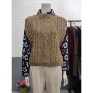 아날도바시니 세이브존02 반목 니트 조끼 AY11KV01N