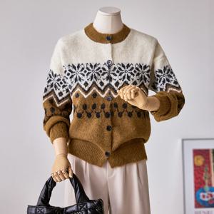 [한정수량] [커스텀에이블] 배색 눈꽃 도톰 단추가디건_T2512CD076D